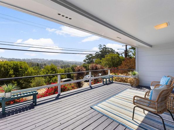 8019 Sterling Dr, Oakland CA 94605