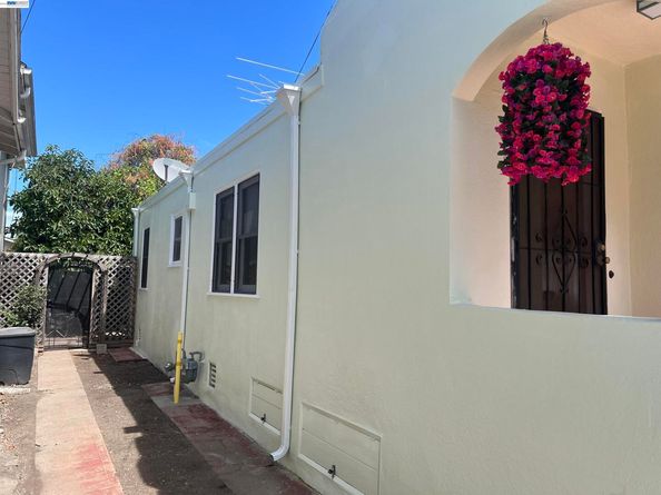 2115 Havenscourt Blvd, Oakland CA 94621