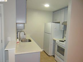 325 Valle Vista Ave 117, Hayward CA 94544