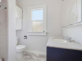 560 41St St, Richmond CA 94805
