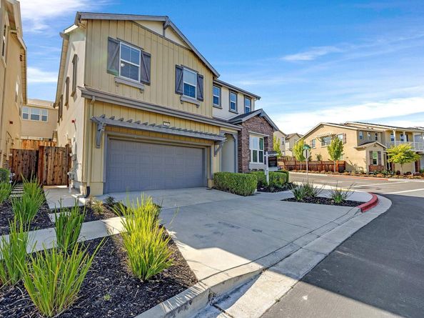 7126 Stags Leap Ln, Dublin CA 94568
