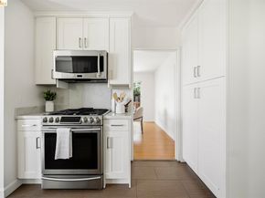 6914 Outlook Ave, Oakland CA 94605