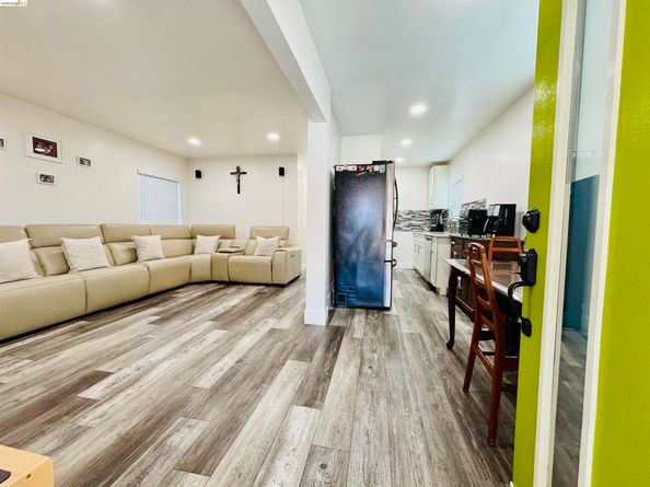 418 Douglas Ave, Oakland CA 94603