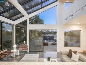 240 Tappan Ln, Orinda CA 94563