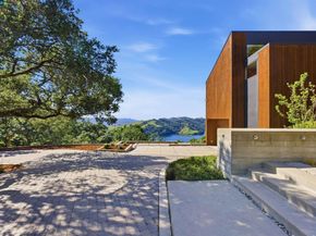 240 Tappan Ln, Orinda CA 94563