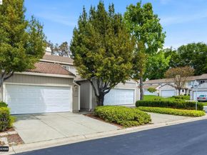 2 Knoll Ct, Hercules CA 94547