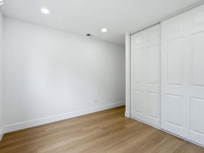 2 Knoll Ct, Hercules CA 94547