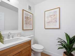 2 Knoll Ct, Hercules CA 94547