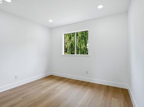 2 Knoll Ct, Hercules CA 94547