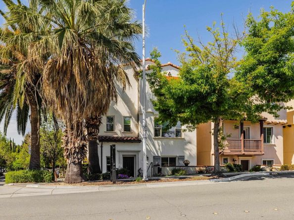 908 Smith Ln, Milpitas CA 95035