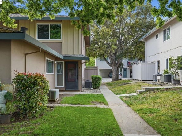 8185 Arroyo Dr 3, Pleasanton CA 94588