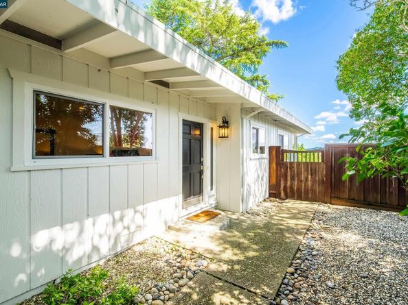 11 Dale Court, Lafayette CA 94595