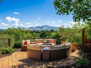 11 Dale Court, Lafayette CA 94595