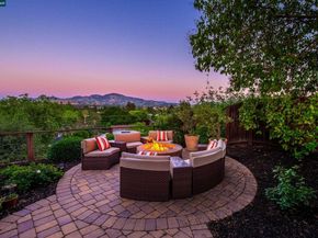 11 Dale Court, Lafayette CA 94595
