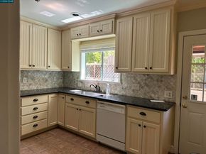 1272 Pine St, Palo Alto CA 94301