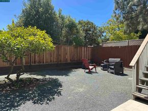 1272 Pine St, Palo Alto CA 94301