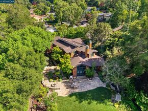 30 Greenwood Ct, Orinda CA 94563