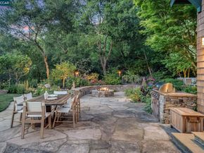 30 Greenwood Ct, Orinda CA 94563