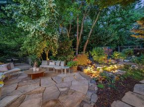 30 Greenwood Ct, Orinda CA 94563