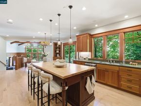 30 Greenwood Ct, Orinda CA 94563