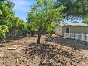 2072 Chalomar Rd, Concord CA 94518