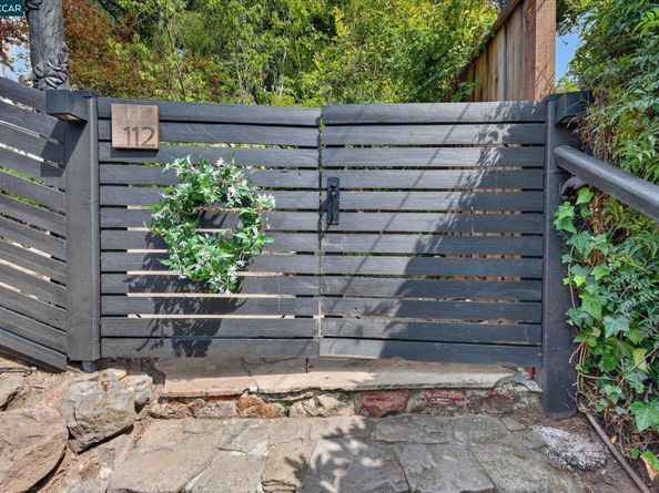 112 Camino Sobrante, Orinda CA 94563