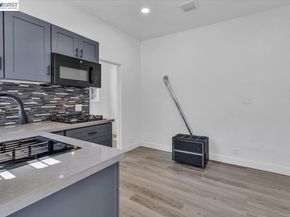 3300 Harrison St, Oakland CA 94611