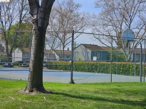 3715 Northwood Dr G, Concord CA 94520