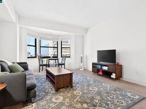 988 Franklin St 707, Oakland CA 94607