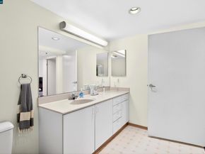 988 Franklin St 707, Oakland CA 94607