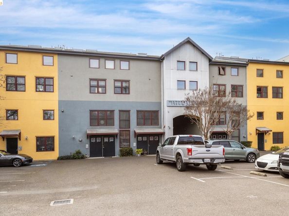 2875 Glascock St 209, Oakland CA 94601