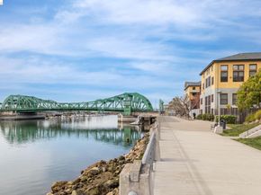 2875 Glascock St 209, Oakland CA 94601