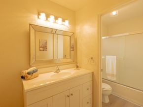 595 Blossom Way 10, Hayward CA 94541