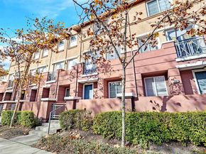 710 City Walk Pl 4, Hayward CA 94541