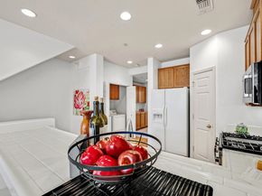 710 City Walk Pl 4, Hayward CA 94541