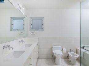 2 Crane Ct, Orinda CA 94563