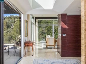 2 Crane Ct, Orinda CA 94563