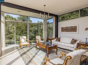 2 Crane Ct, Orinda CA 94563