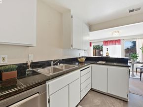 27773 Pistachio Ct, Hayward CA 94544