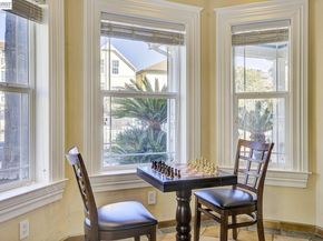 2635 E 10Th St, Oakland CA 94601