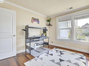 2635 E 10Th St, Oakland CA 94601