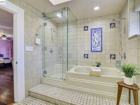 2635 E 10Th St, Oakland CA 94601