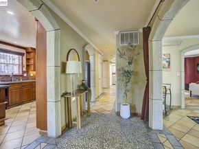 2635 E 10Th St, Oakland CA 94601