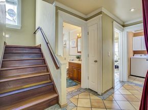 2635 E 10Th St, Oakland CA 94601