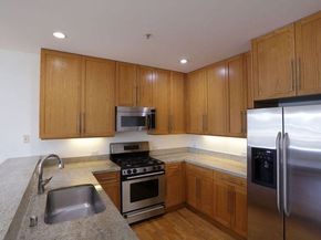 371 30th 201, Oakland CA 94609