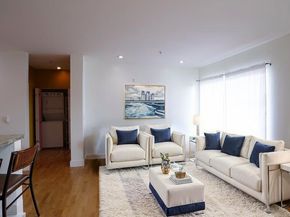 371 30th 201, Oakland CA 94609