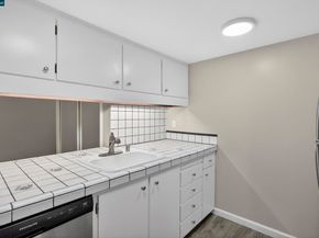 5492 Roundtree Dr A, Concord CA 94521