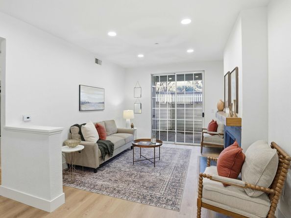 601 Arcadia Ter 102, Sunnyvale CA 94085