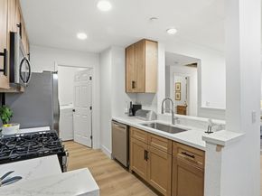 601 Arcadia Ter 102, Sunnyvale CA 94085