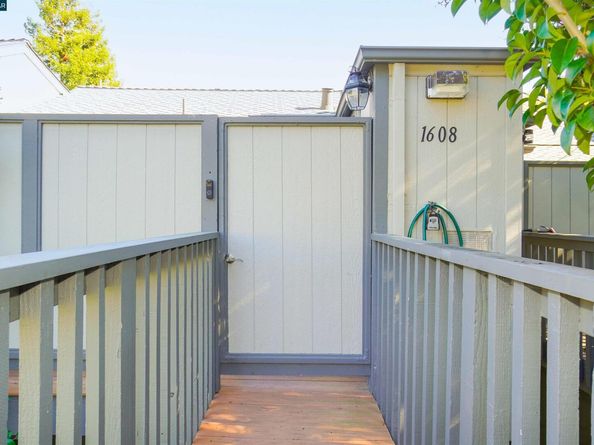 1608 Ashwood Drive, Martinez CA 94553